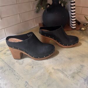 Kork-Ease Black Mules with Wooden Heel and Textured Upper…Never worn